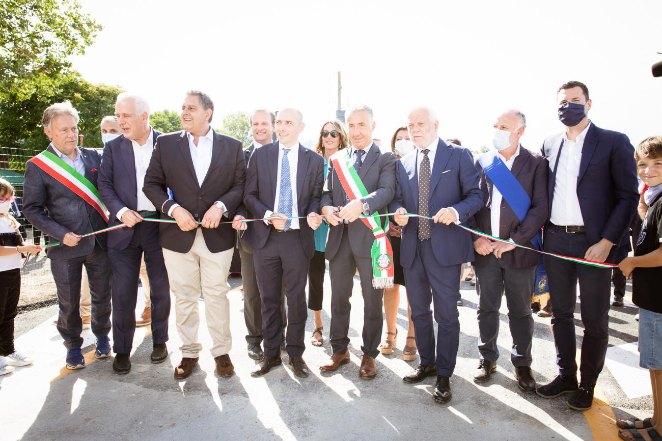 taglio del nastro