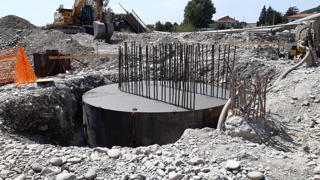 Getto magrone del plinto di fondazione della pila 2